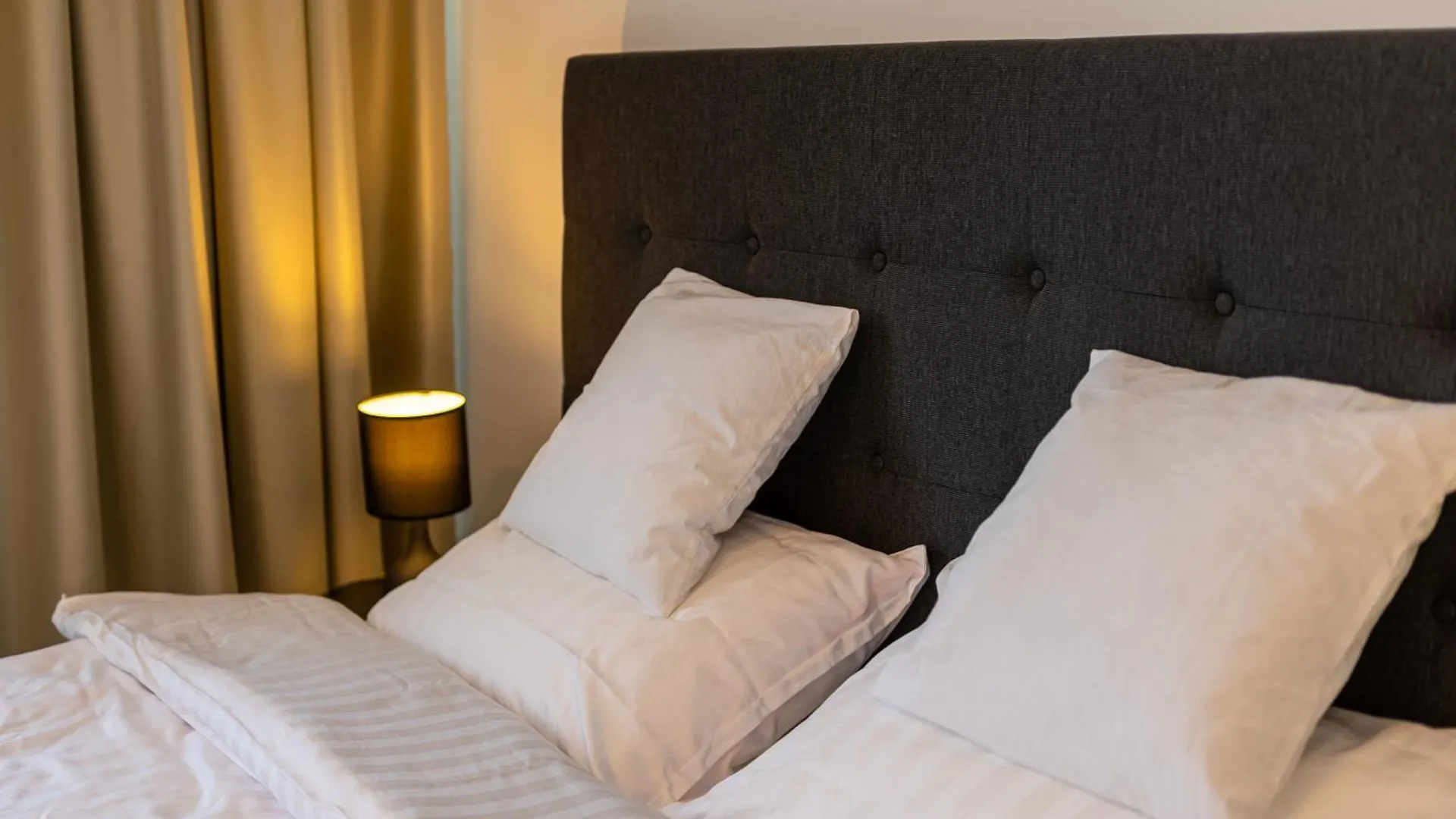Cloudscape Apartment Near National Arena & Mega Mall 부쿠레슈티