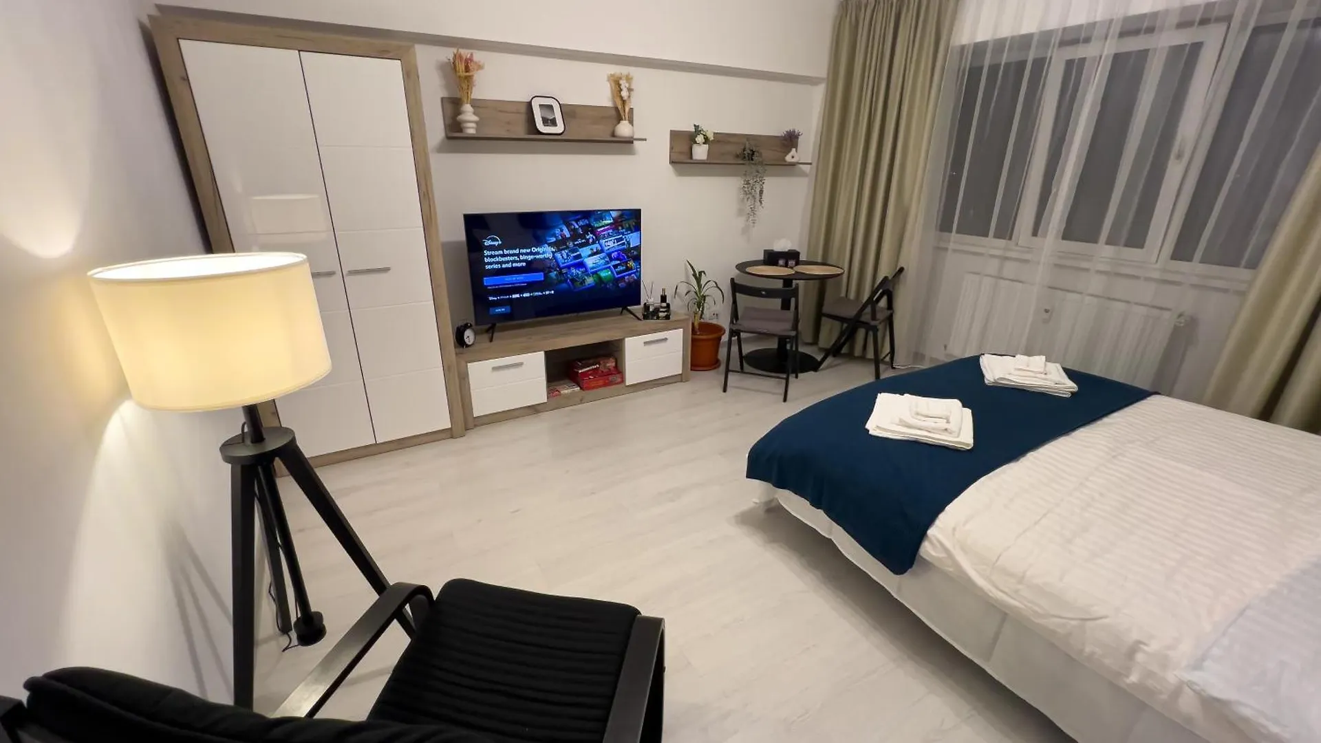 Cloudscape Apartment Near National Arena & Mega Mall 부쿠레슈티